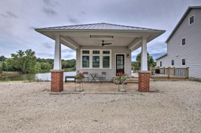 Lakefront Studio Guest Home on Hermann Wine Trail!